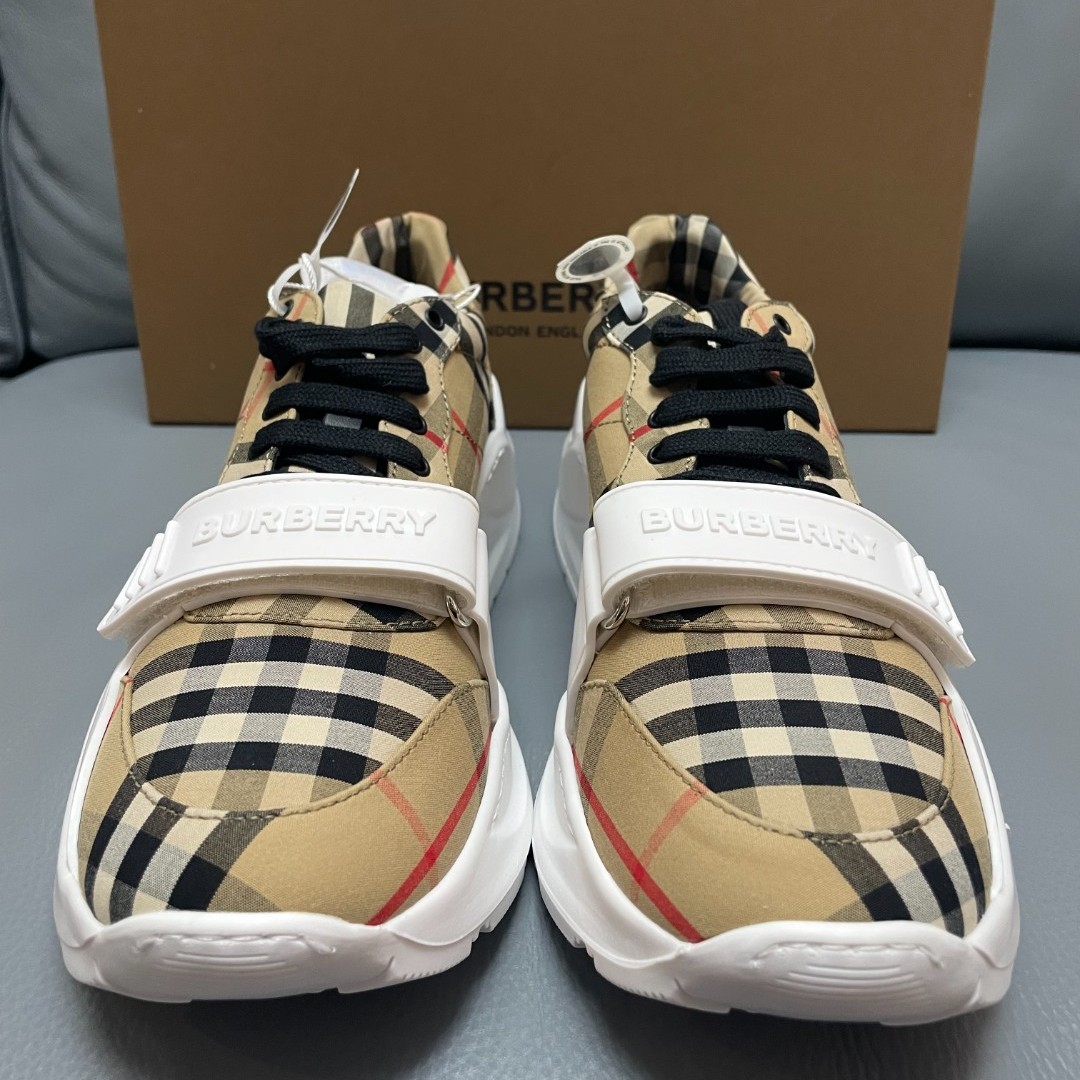 全新未使用 BURBERRY/博柏利 经典格纹休闲运动时尚格子老爹鞋