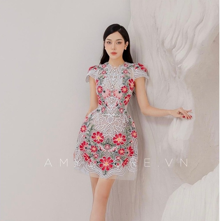 越南小众设计师品牌人间富贵花玫红色高级感连衣裙重磅刺绣A063