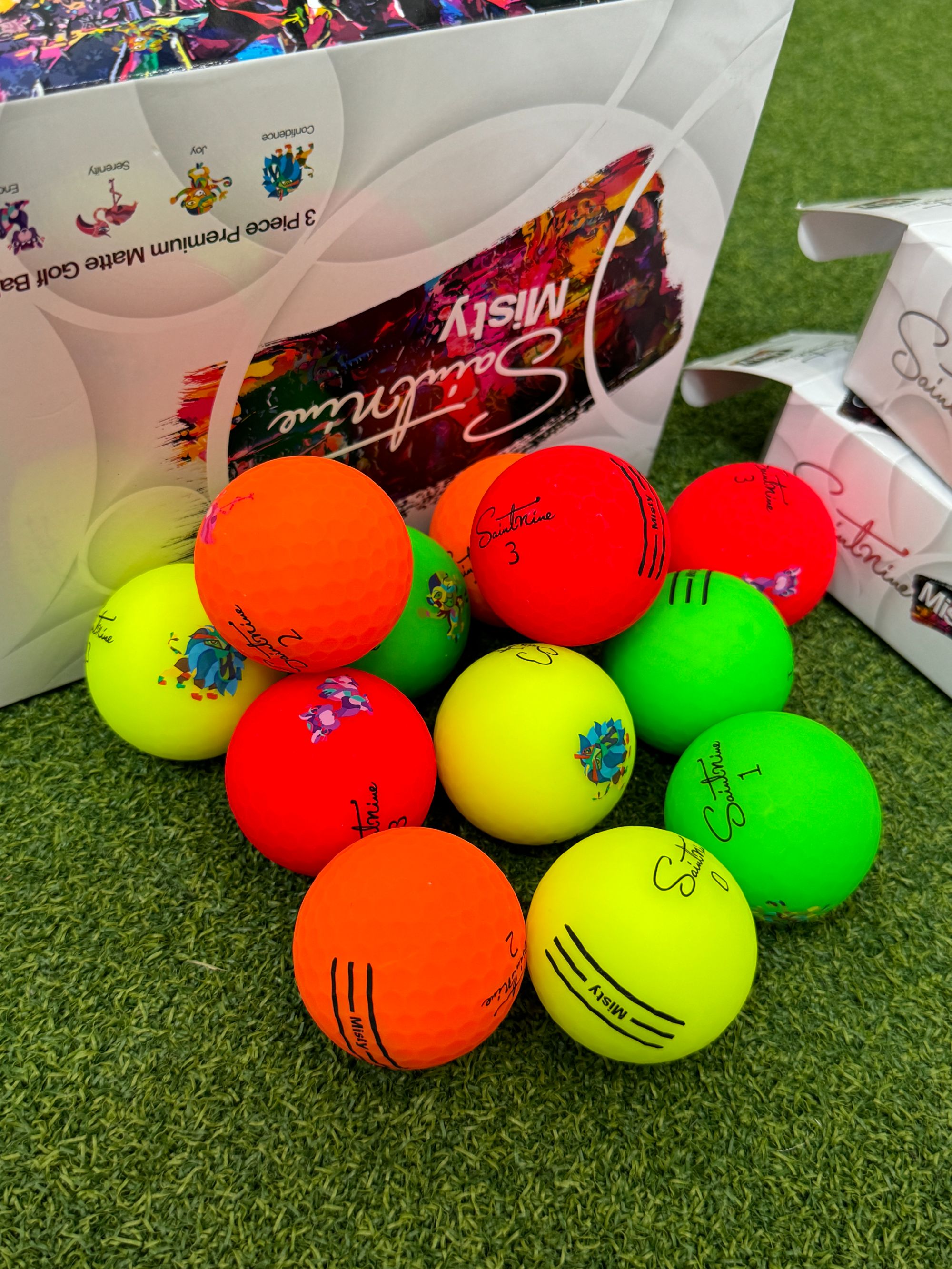 Saintnine韩国高尔夫球三层球柔软触感远距离球彩球四色亮面哑光