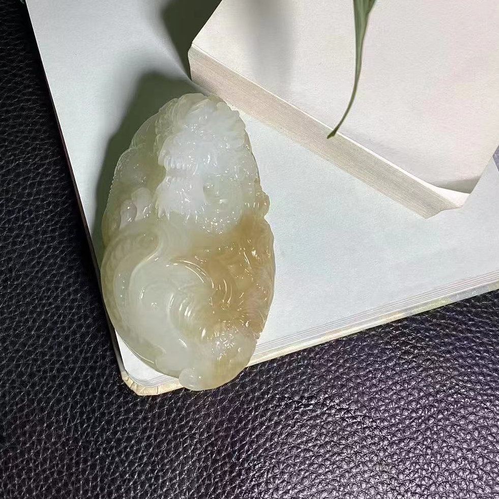 和田玉精工精雕俏色