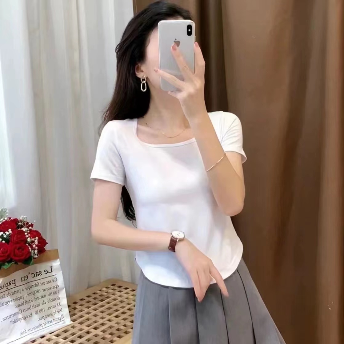 【晓晓】白色女圆领百搭显瘦修身学生打底衫