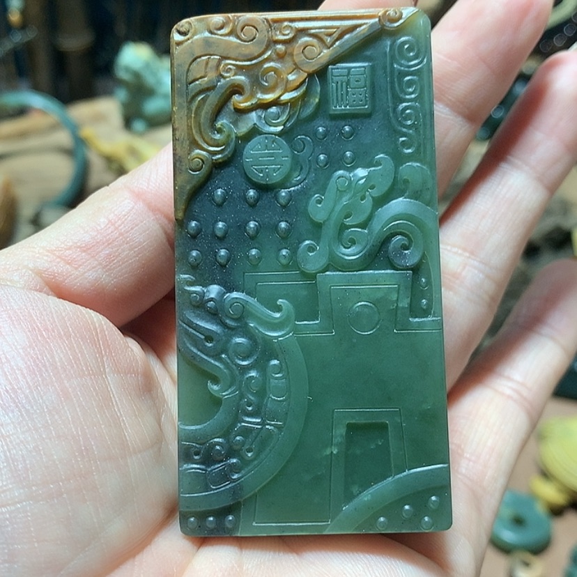 【闪购商品】岫岩河磨玉（透闪石质玉）挂件未镶嵌张*珍