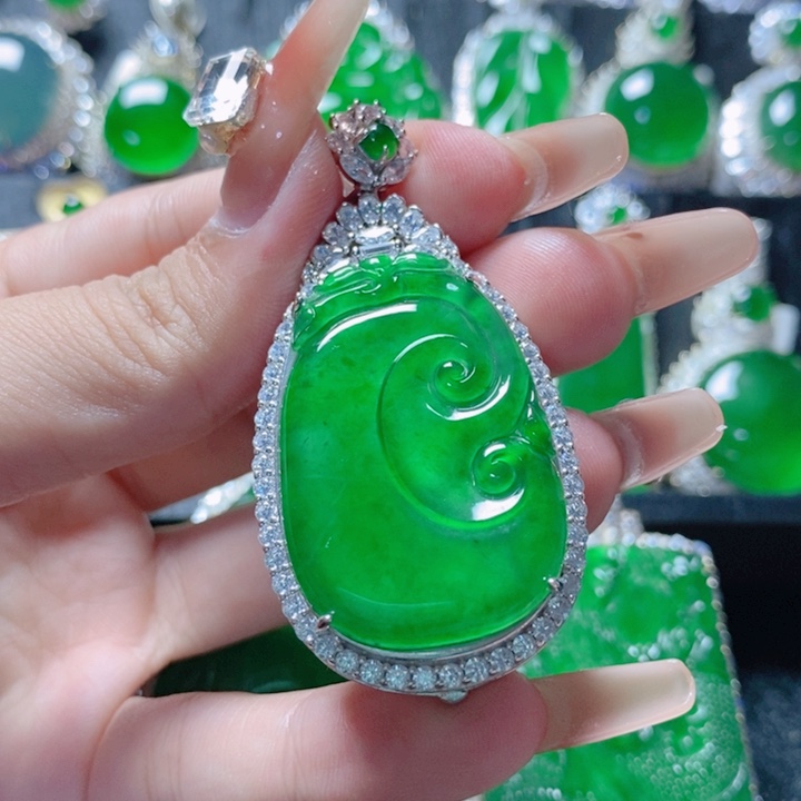 翡翠颈饰银S925镶嵌