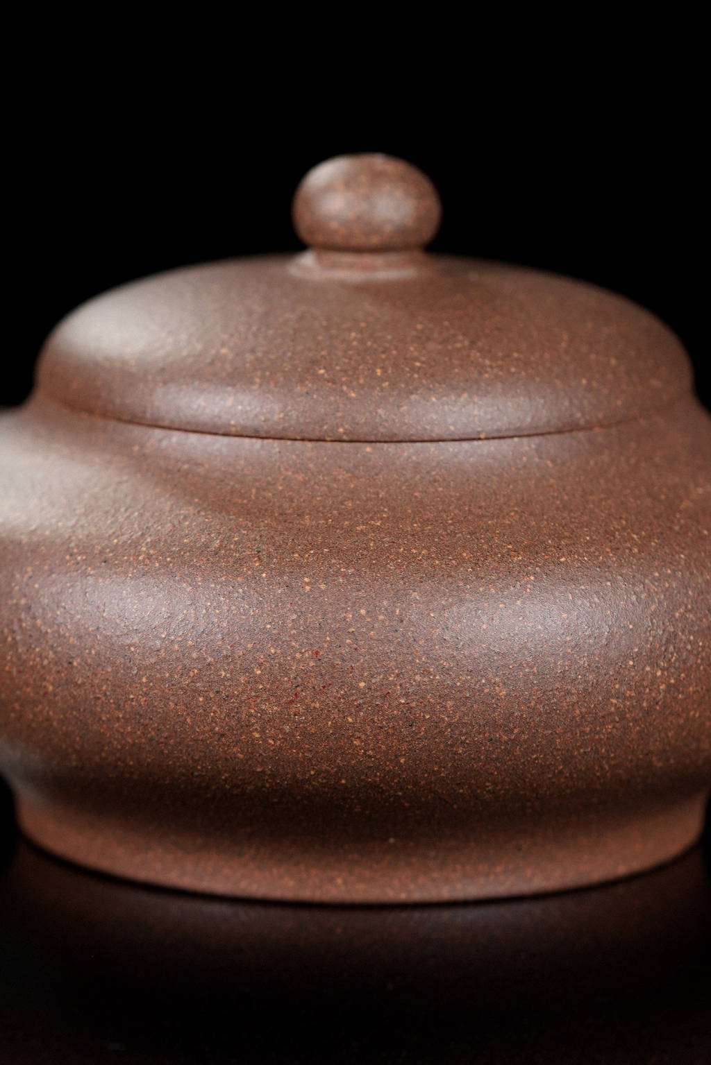 若思虚扁，黄龙山原矿青灰段紫砂壶，陈若思未见史载，留下皆精品