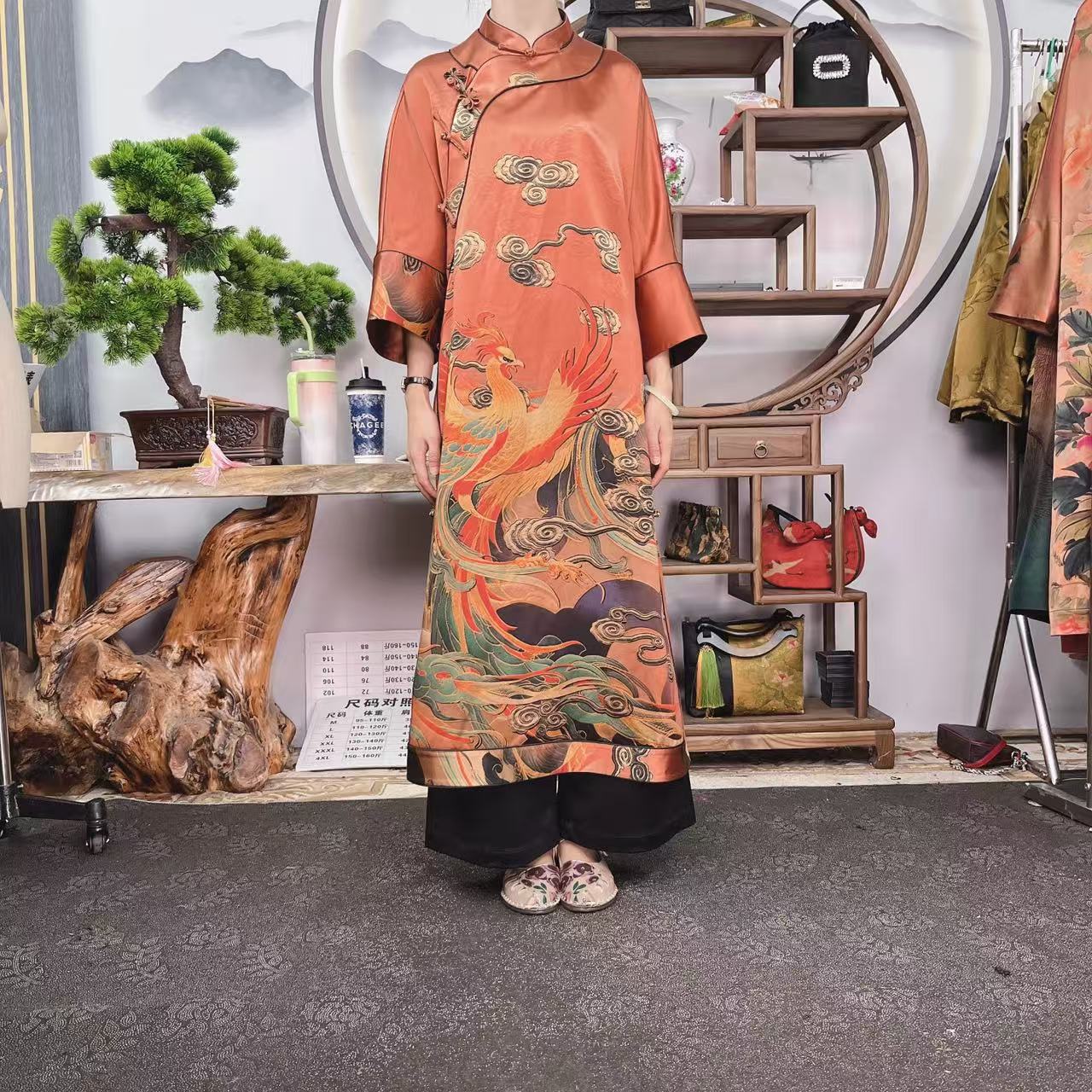 60姆米重锻橘色凤舞九天袍子100桑蚕丝香云纱