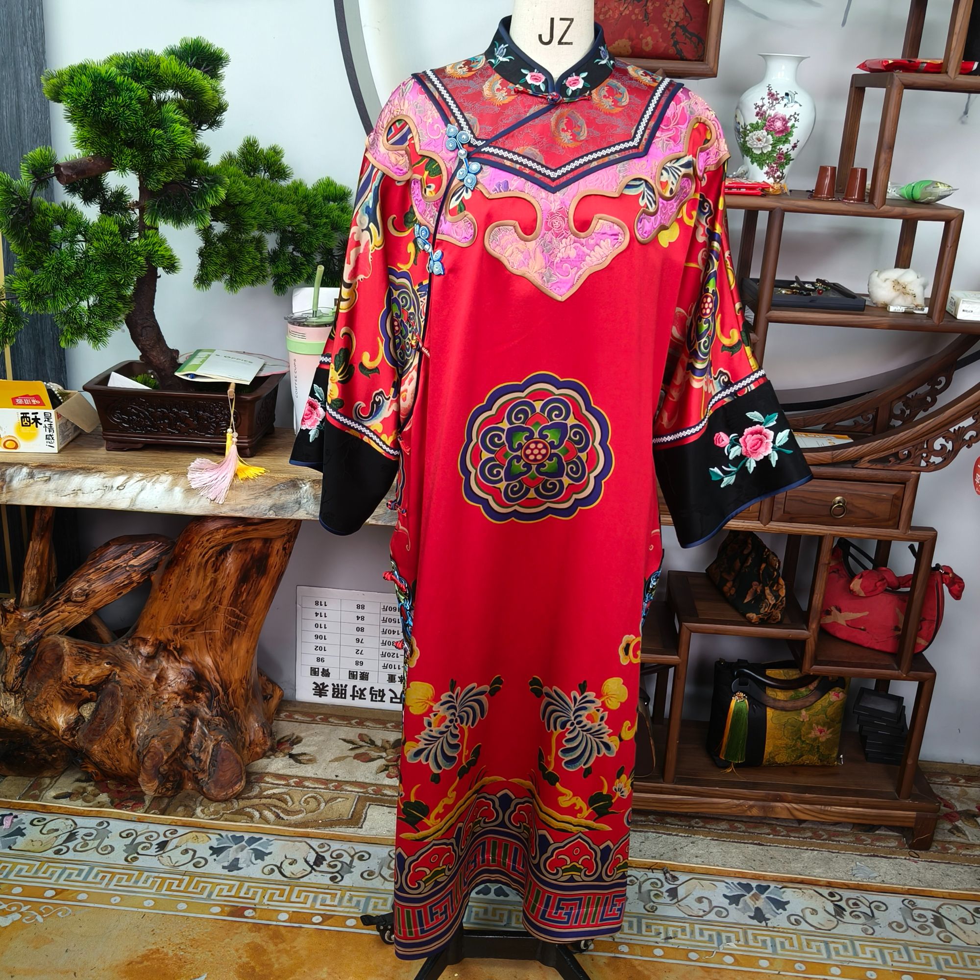60姆米红色八宝祥云妆花云锦如意袍子100桑蚕丝款