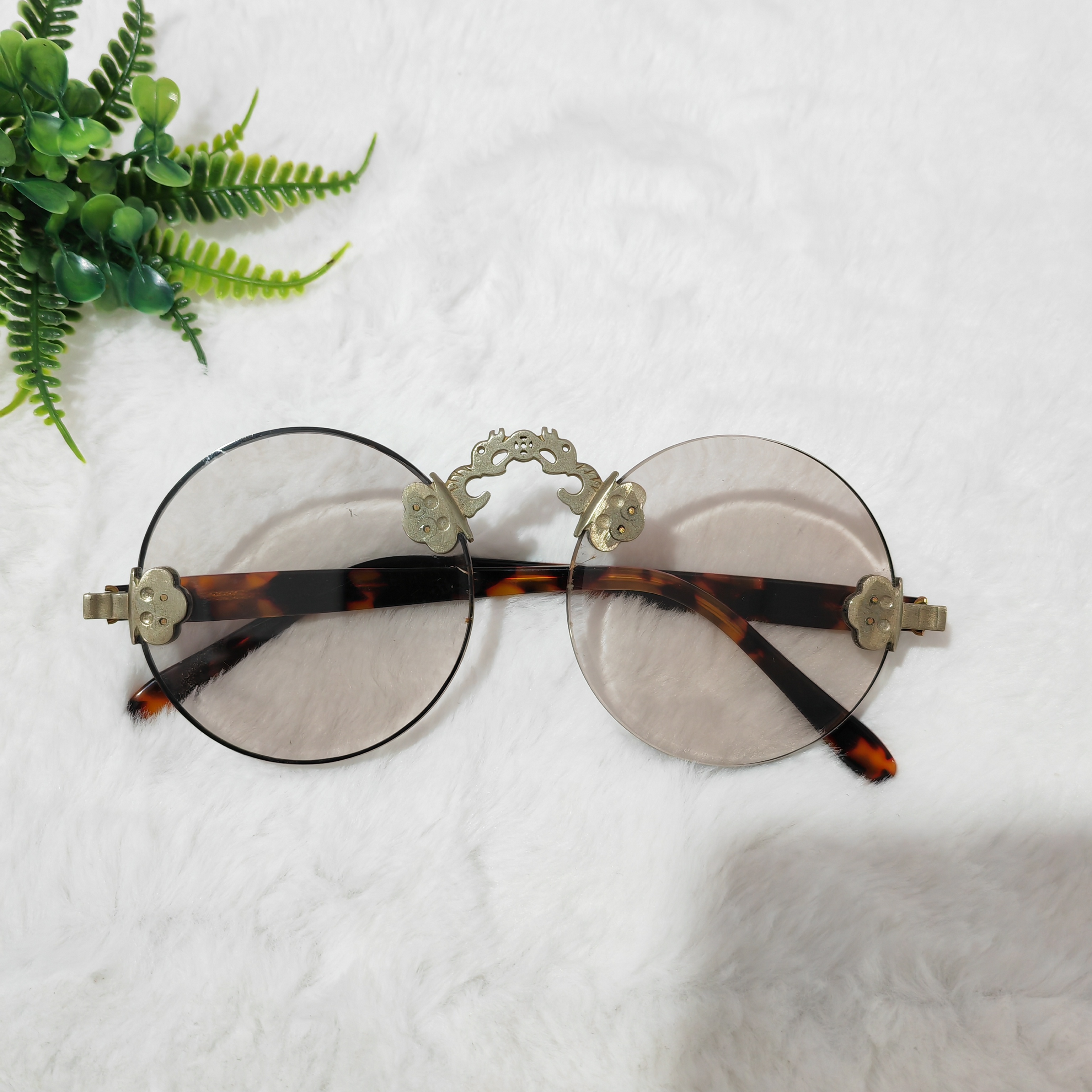 老铜梁平板圆加厚浅茶色天然水晶石头眼镜