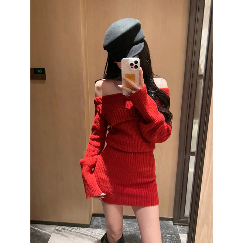2025秋季新款圣诞夜狂欢温柔感红色针织连衣裙性感辣妹包臀短裙女