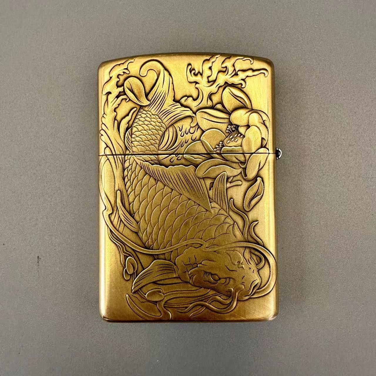 佐罗打火机【蚊版龙鱼】/双面3D立体浮雕/902S盔甲机/防风/个性定制