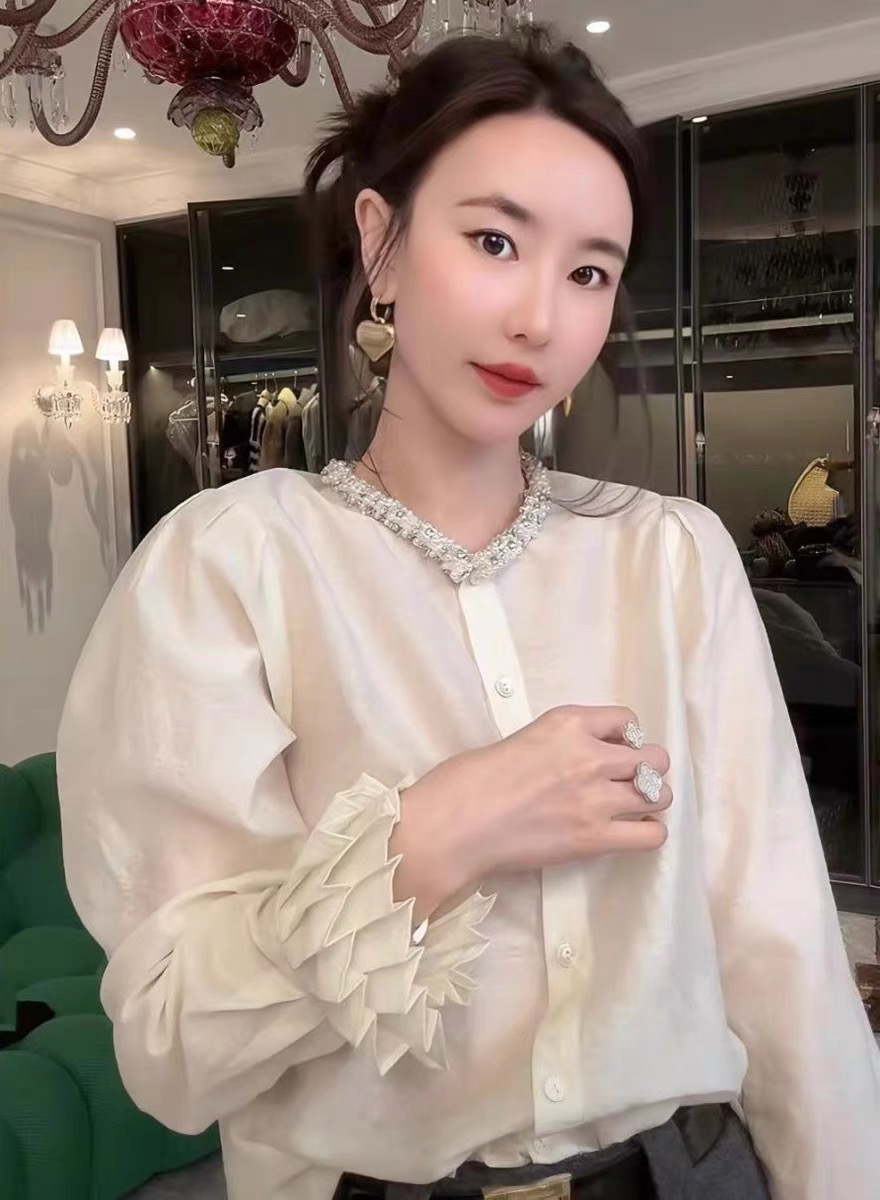 KW【一见倾心】领口重工镶钻荷叶袖衬衫长袖小众衬衣