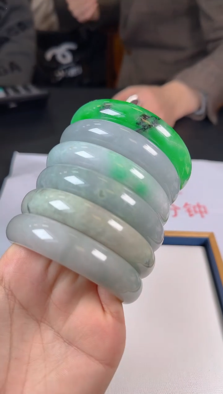 【闪购商品】翡翠手镯未镶嵌多样性只发一件