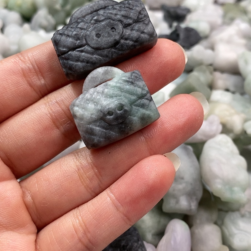 【闪购商品】定制翡翠未镶嵌A***娃