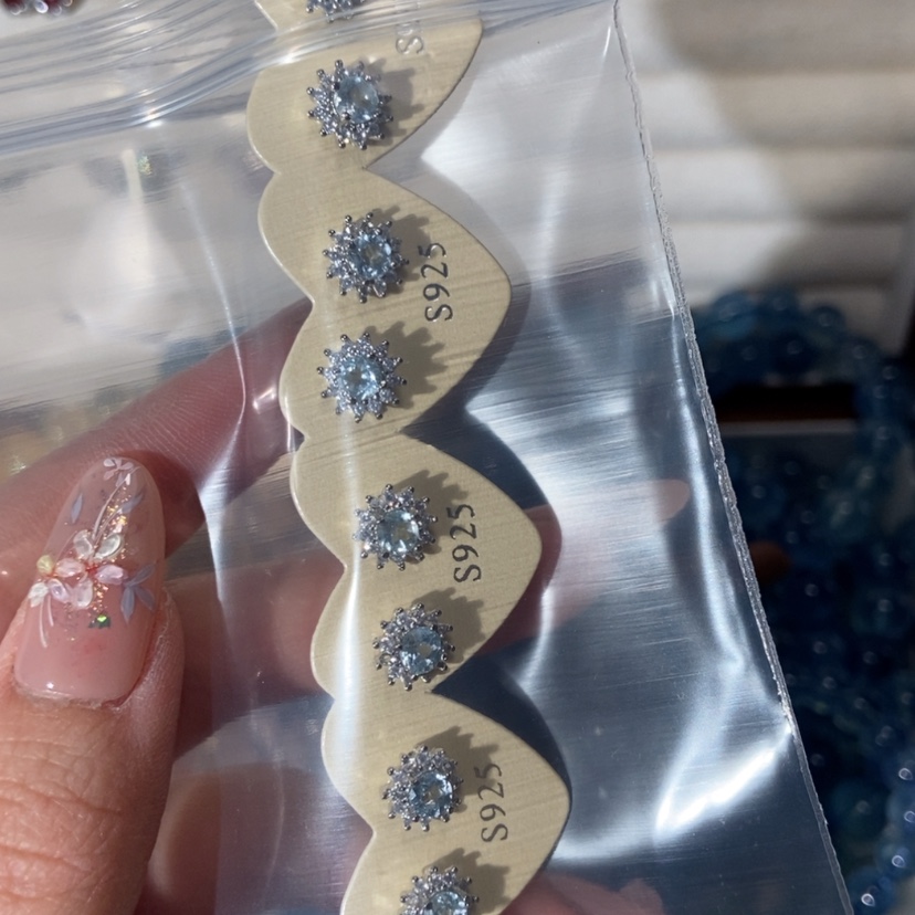【闪购商品】水晶耳饰银S925镶嵌4号