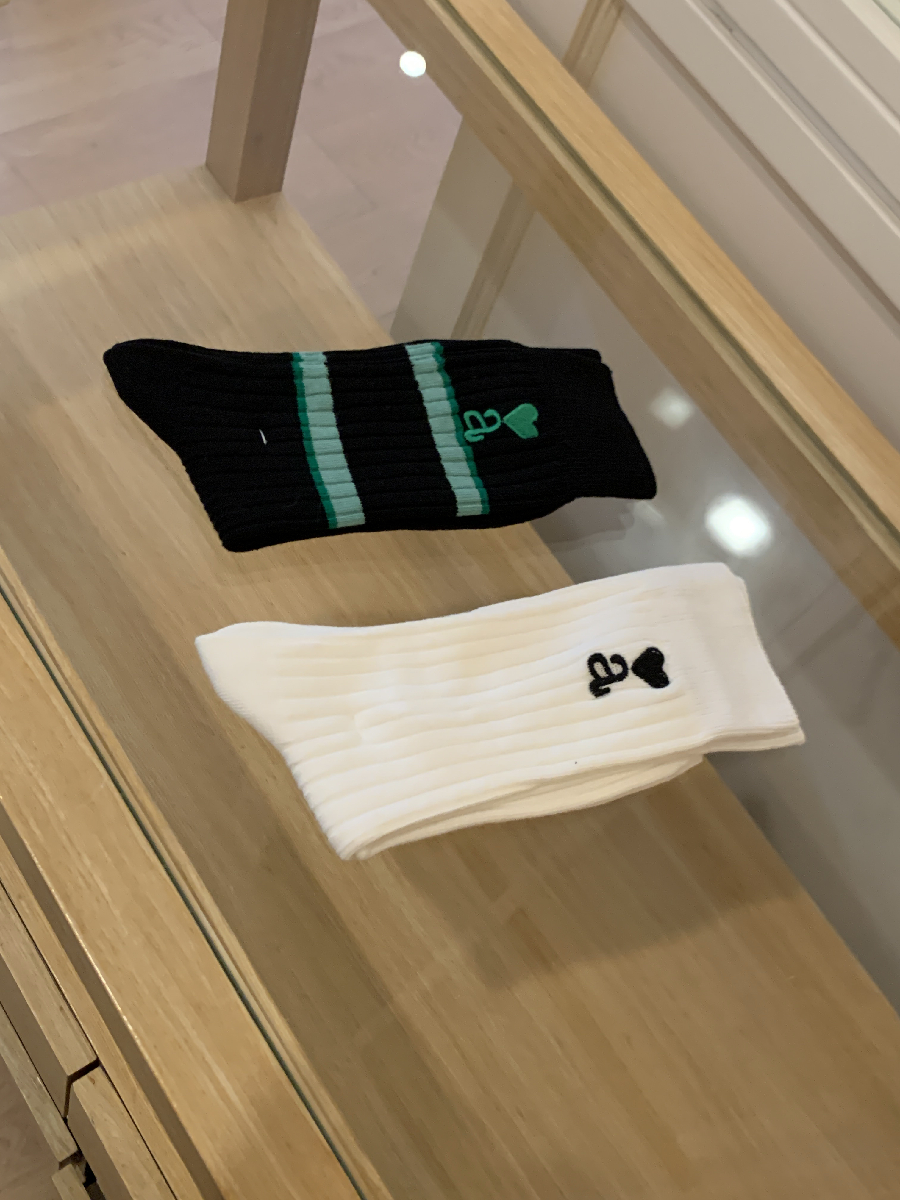 袜子女春秋季刺绣棉袜纯色网红长袜日系ins潮百搭中筒袜【一双装】