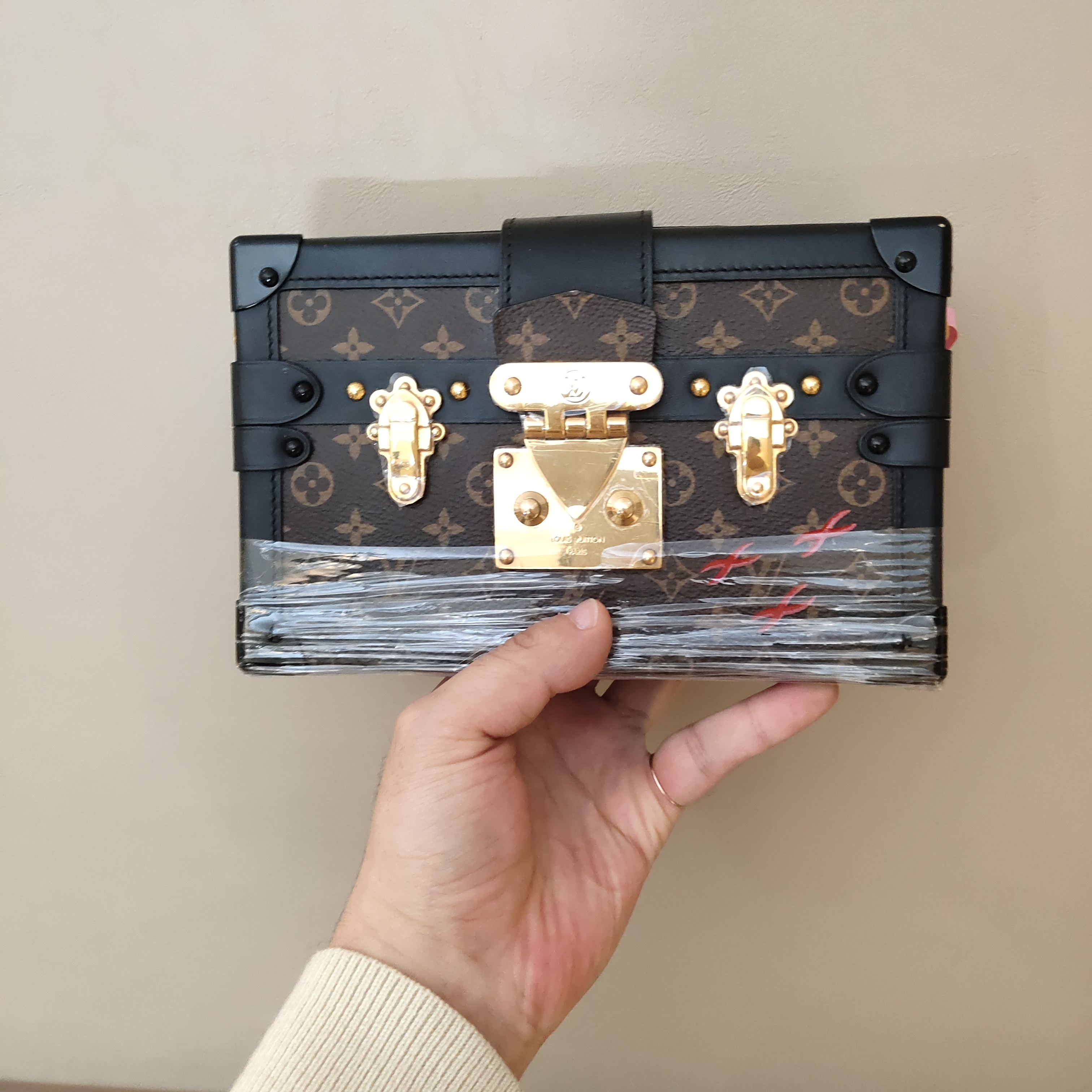 95新 LV Lv 经典老花硬盒子