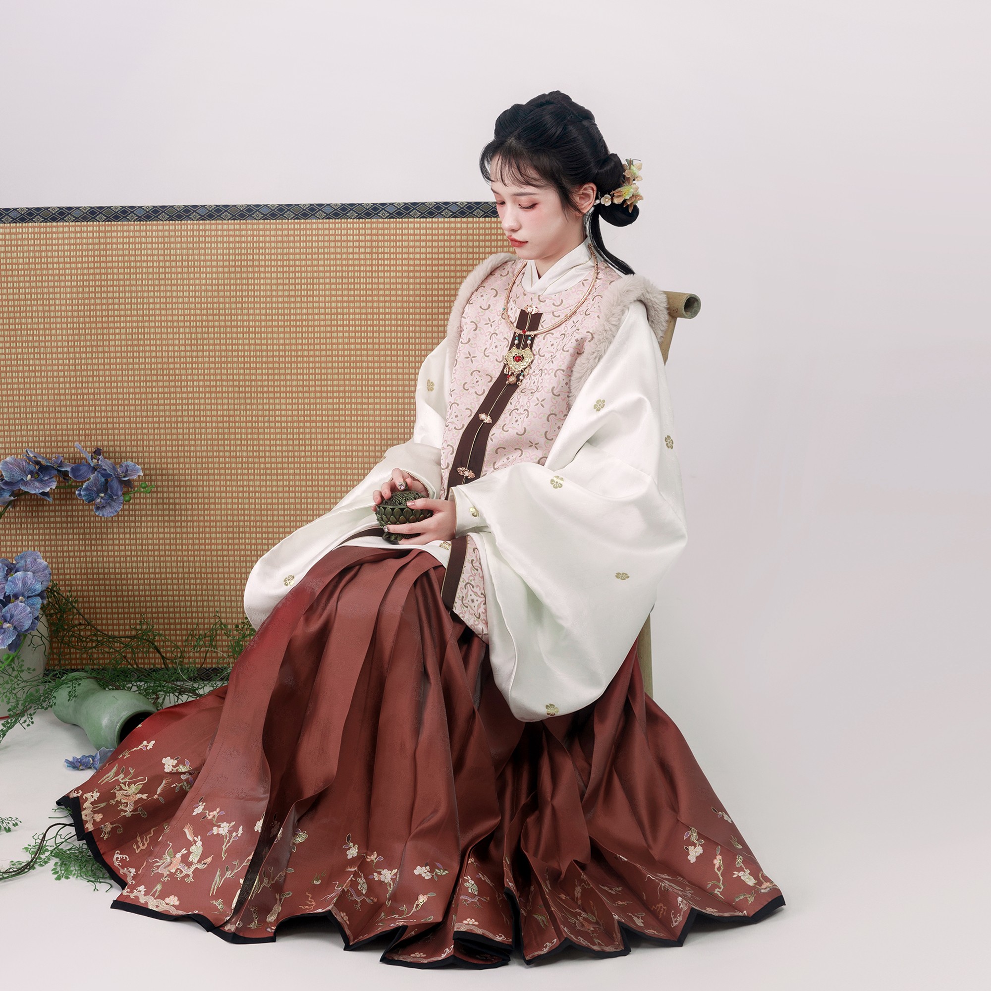 【上遥居】兔辞 明原创汉服女枣红色仿妆花纱缎马面