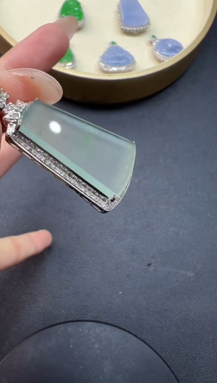 【闪购商品】翡翠吊坠(不含链)18K金镶嵌33无事