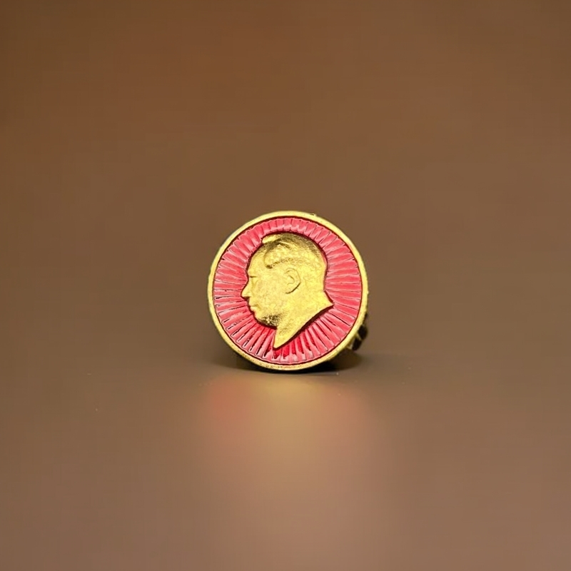 非法定货币红藏像章1.6公分放光芒小圆章 背文顺德文革毛主席像章