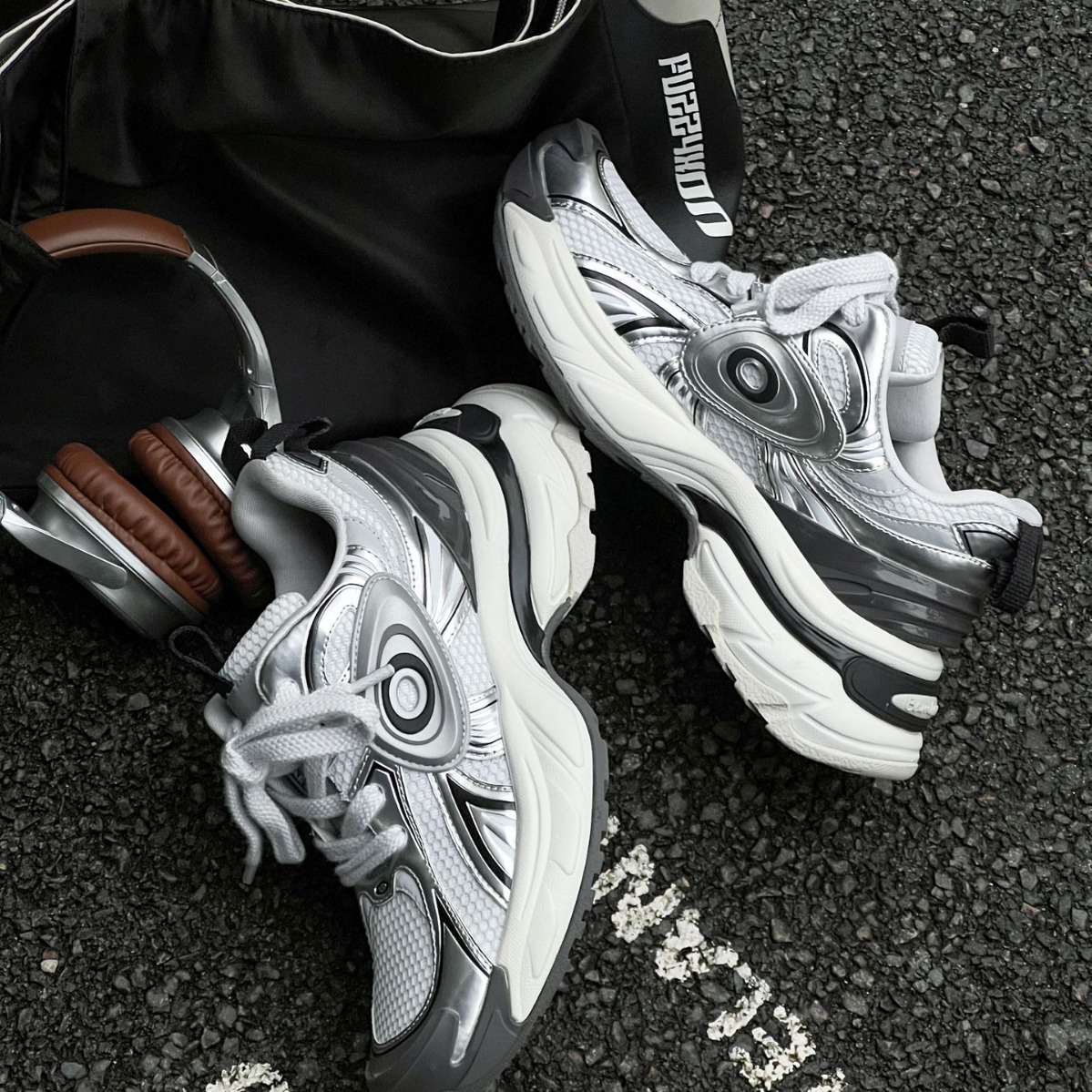 2024年新品银色涡轮跑鞋复古千禧风国潮牌老爹鞋情侣厚底休闲鞋