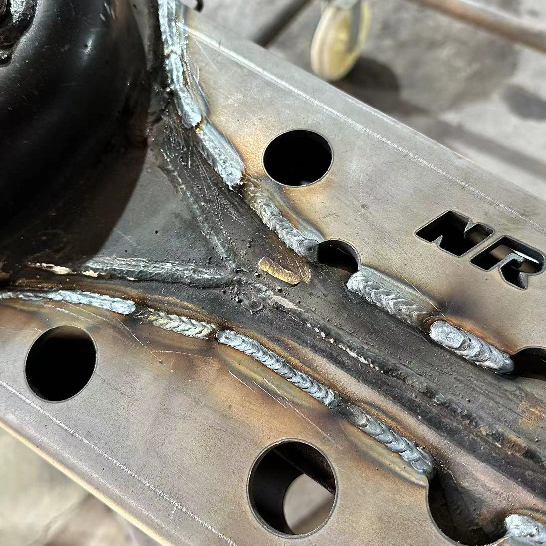 NR订制途乐Y61 前后桥加固件