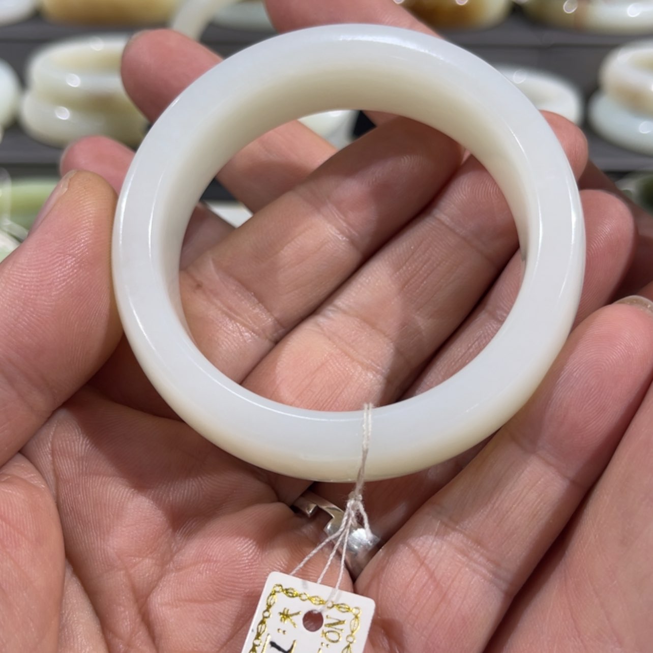 【闪购商品】和田玉手镯未镶嵌九