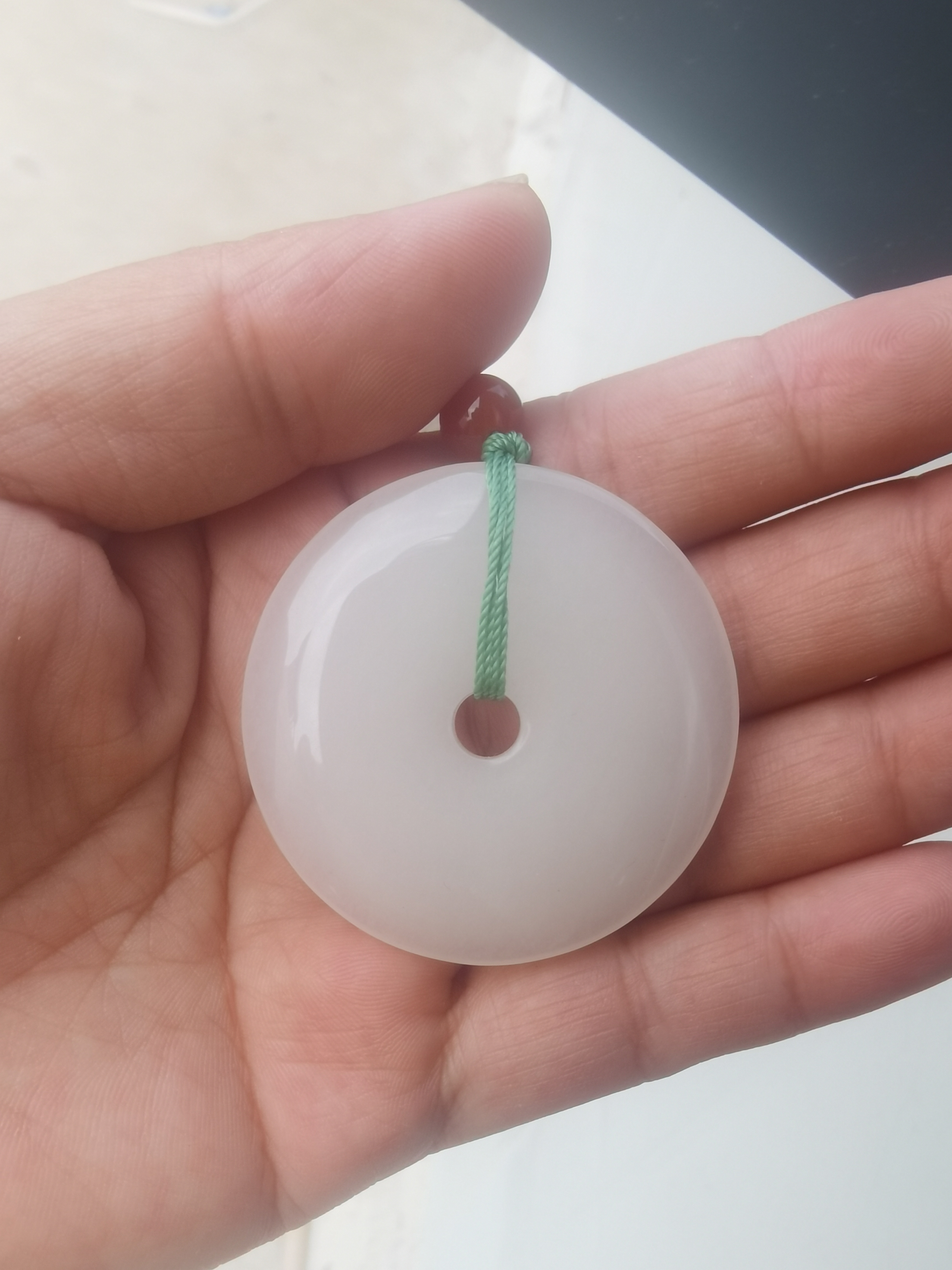 新疆金丝玉白月光46毫米左右老坑料一级白大平安扣