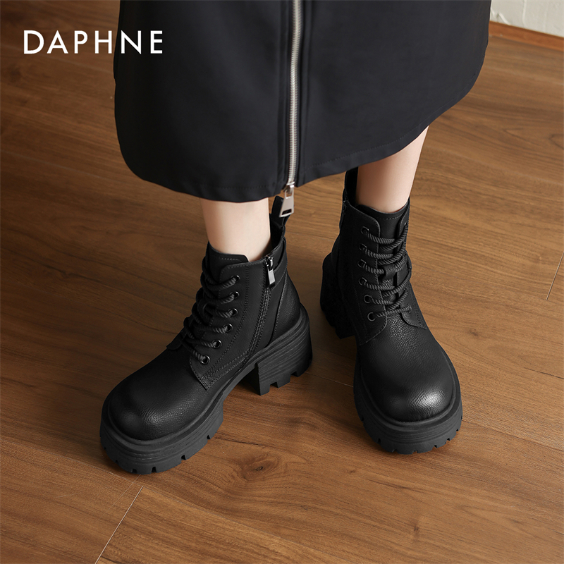达芙妮2025女士时尚百搭黑色休闲厚底潮流风防滑圆头系带马丁靴