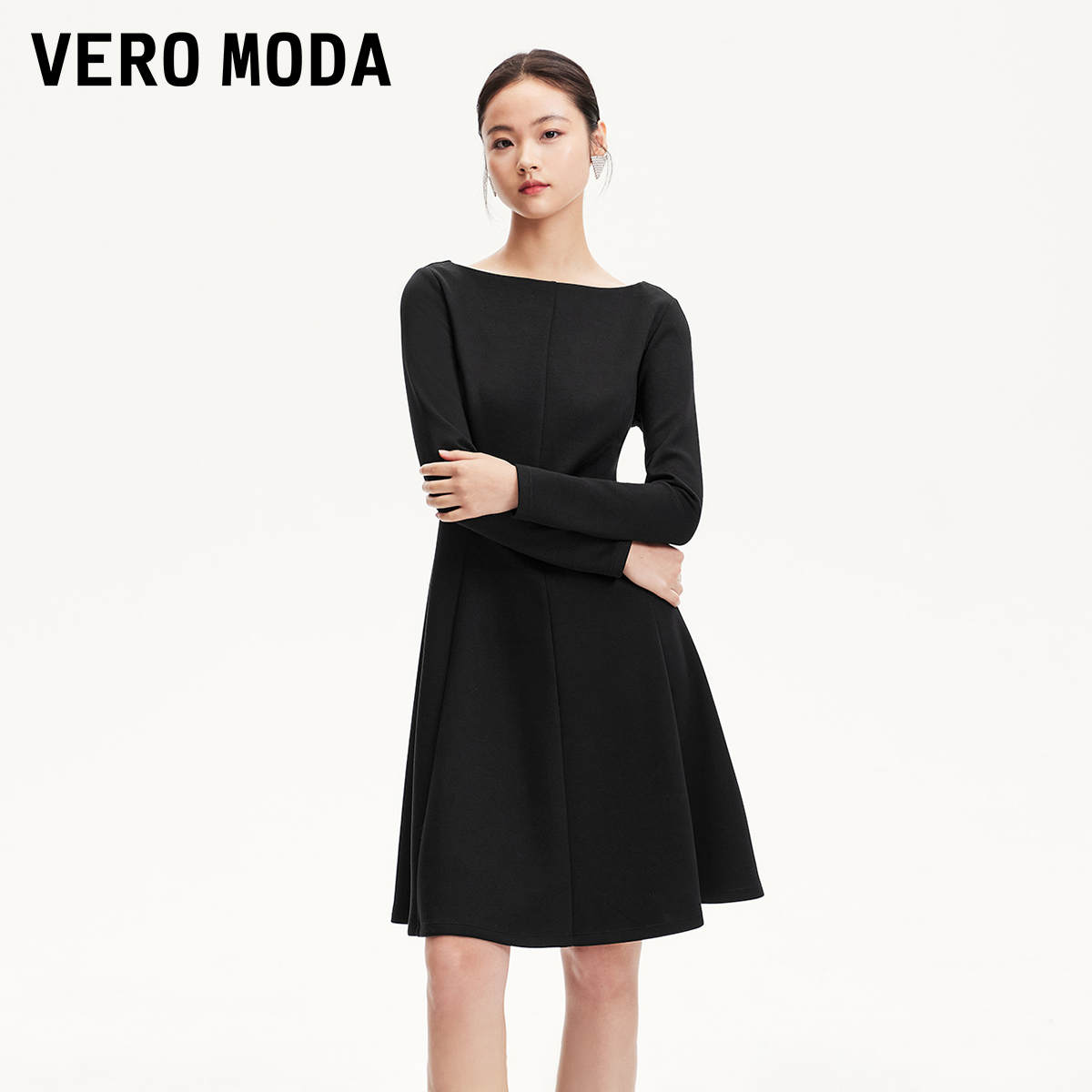 Vero Moda连衣裙女2025新款九分袖收腰纯色小黑裙轻奢松弛感贵气