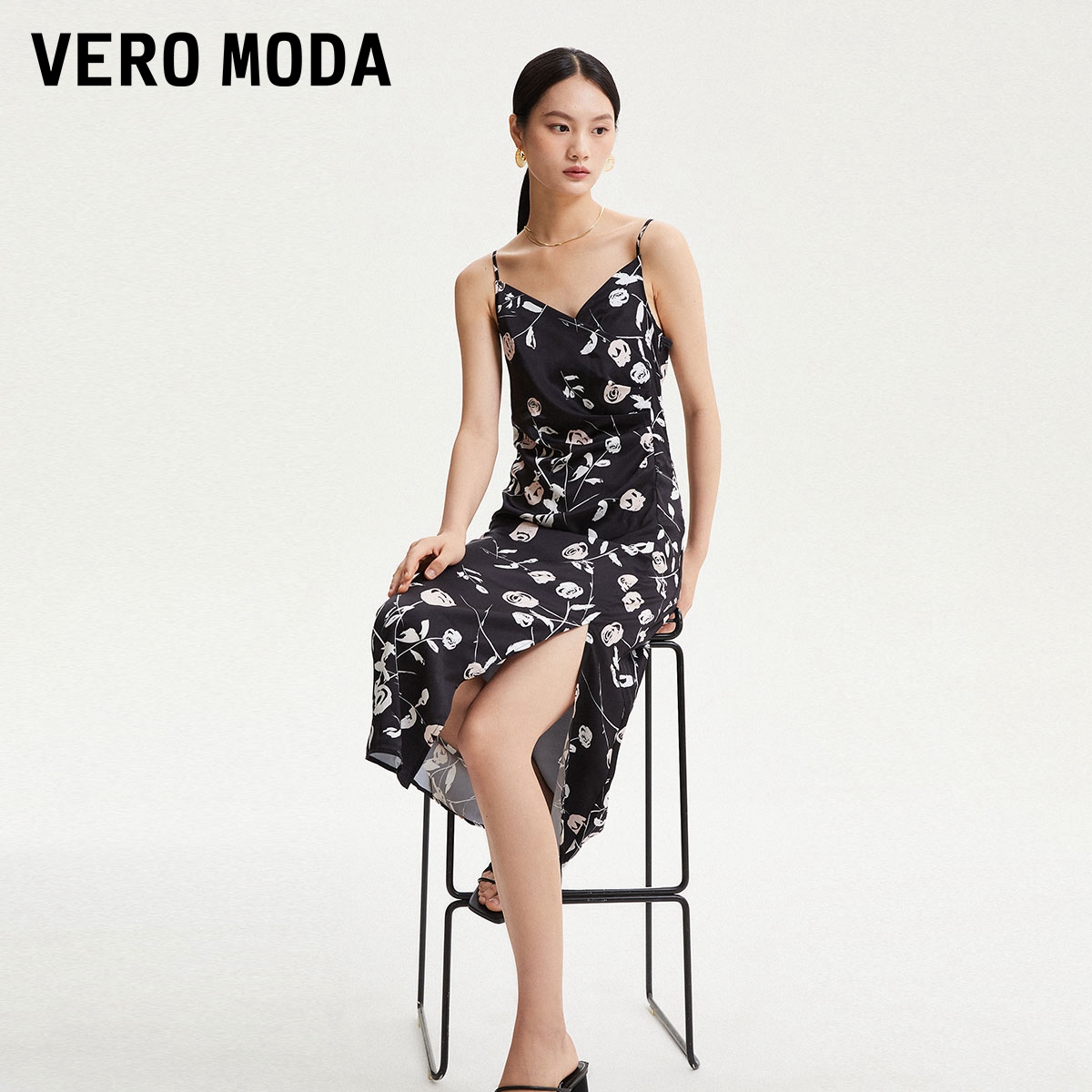 Vero Moda连衣裙印花中长裙吊带洋气轻奢千金高级感小众显瘦百搭