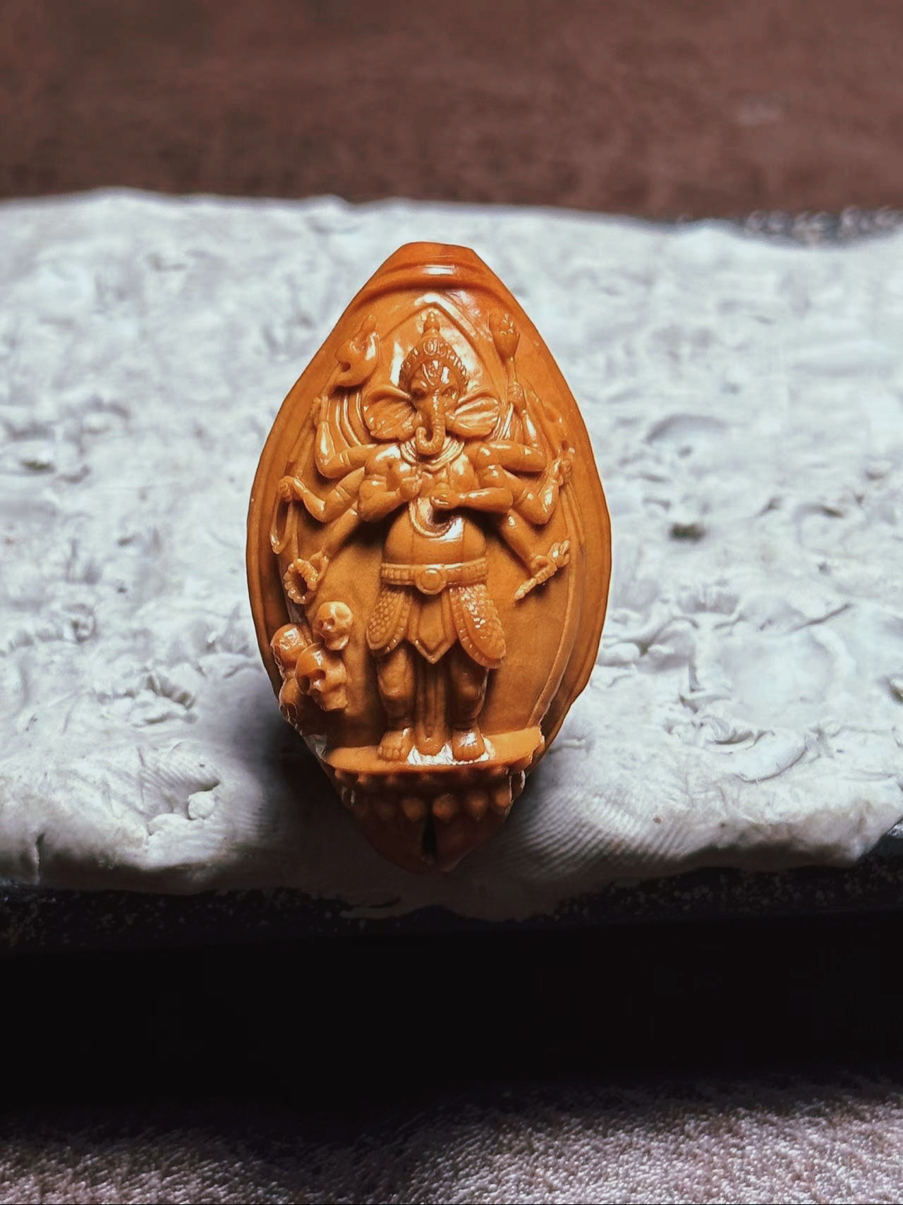 橄榄核单籽浮雕吊坠 象神单子 2.3x4.0尺寸 纯手工
