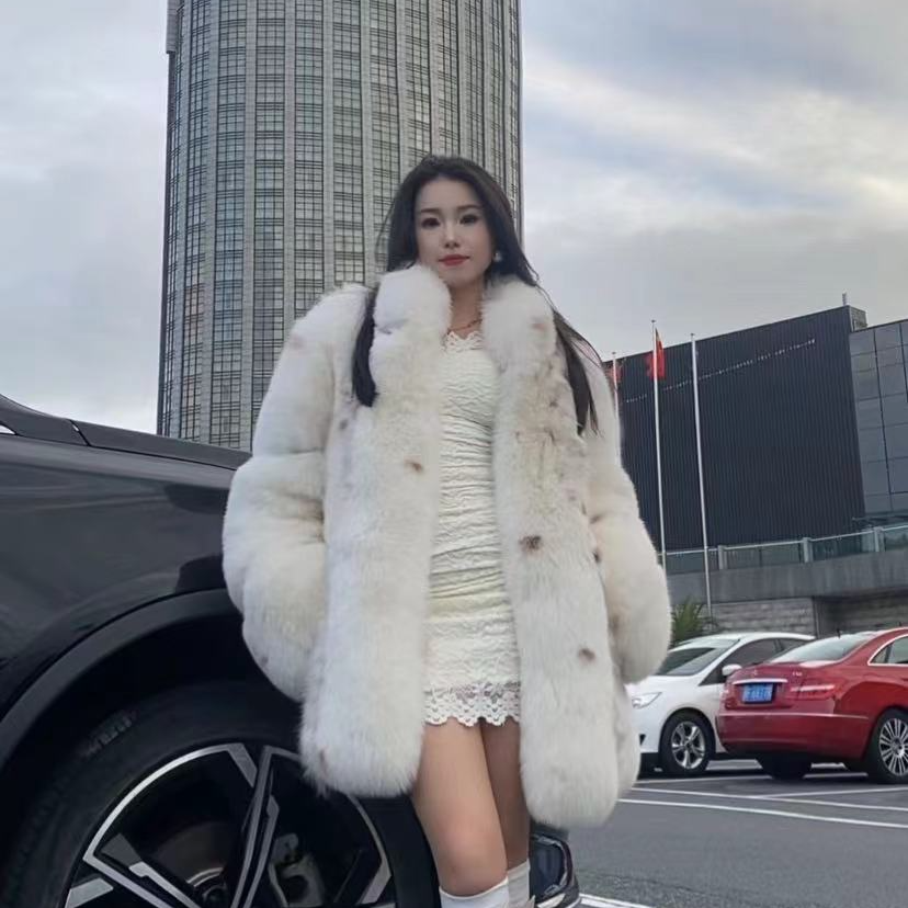 2024年新款（皎月公主）雪狐斑点狐长款狐狸毛高级时尚冬季女士外套