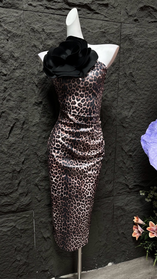 小众设计感豹纹单肩连衣裙气质显瘦长款百搭