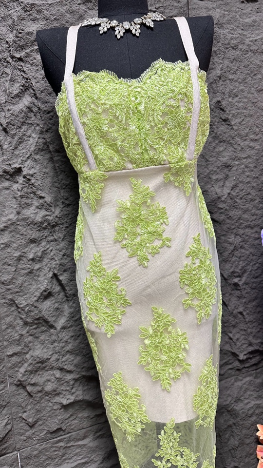 高定绷带刺绣连衣裙