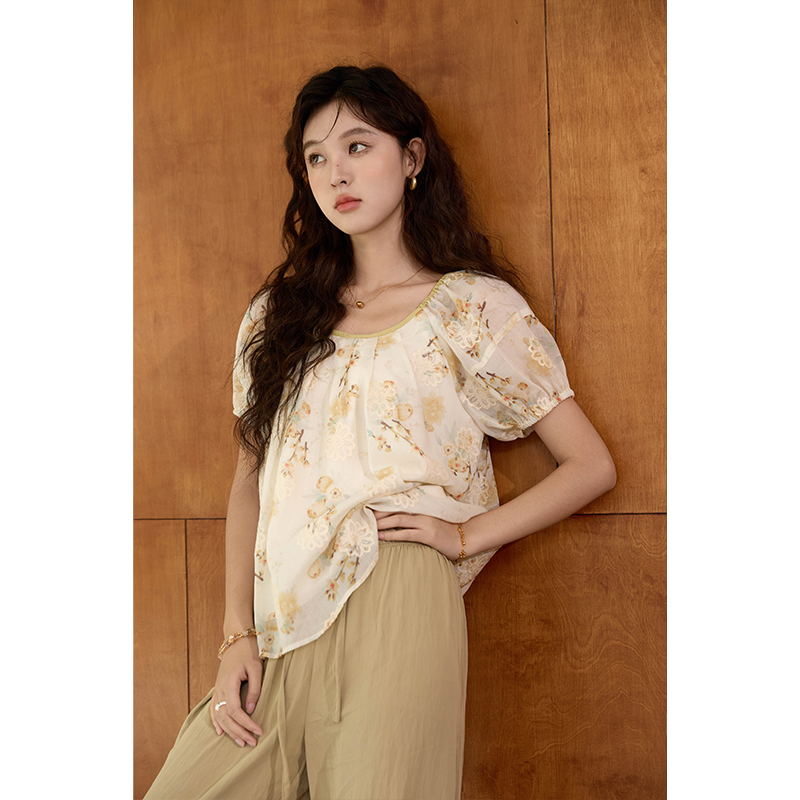 【年中大促】谜秀法式刺绣碎花泡泡袖衬衫减龄百搭上衣MXD31X1601