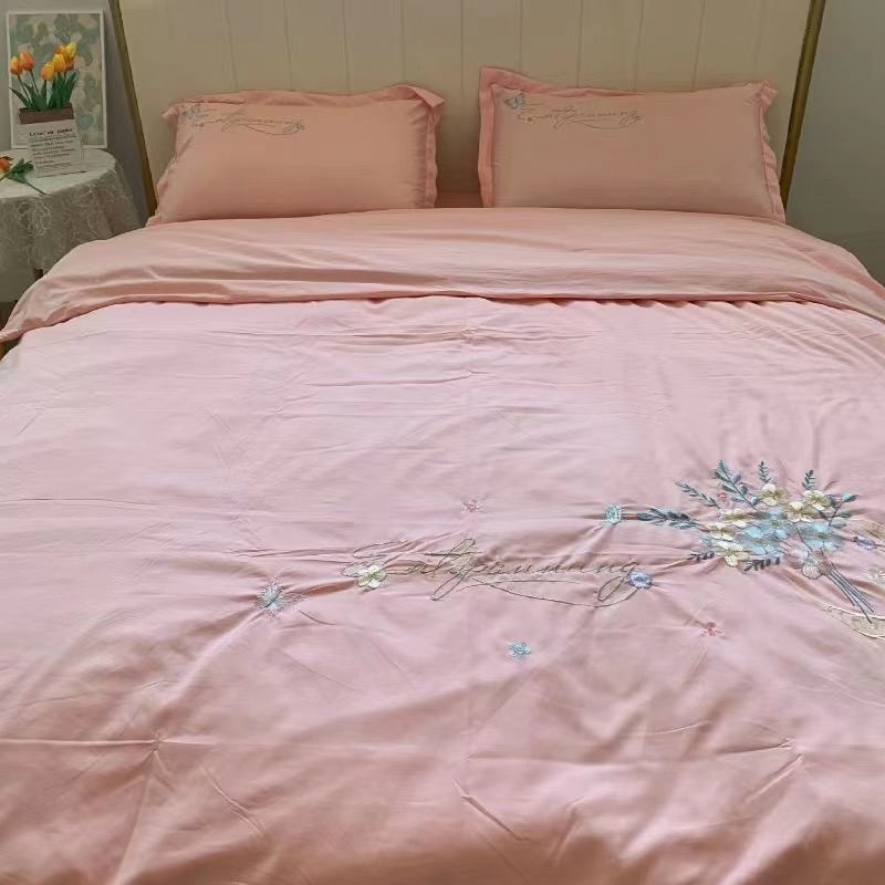 刺绣四件套 镜花水月粉 床单2.4*2.4 被套2*2.3 枕套48*74