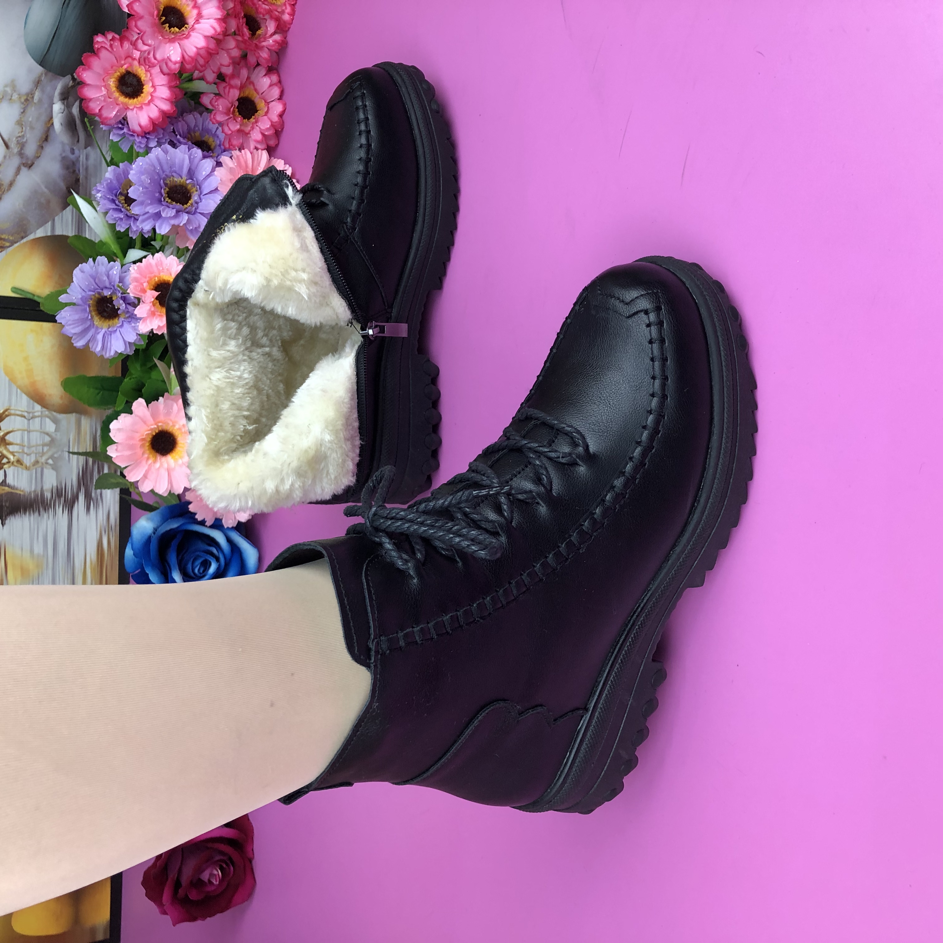 时尚软底中老年短靴休闲妈妈棉鞋舒适百搭女鞋加绒加厚冬季马丁靴