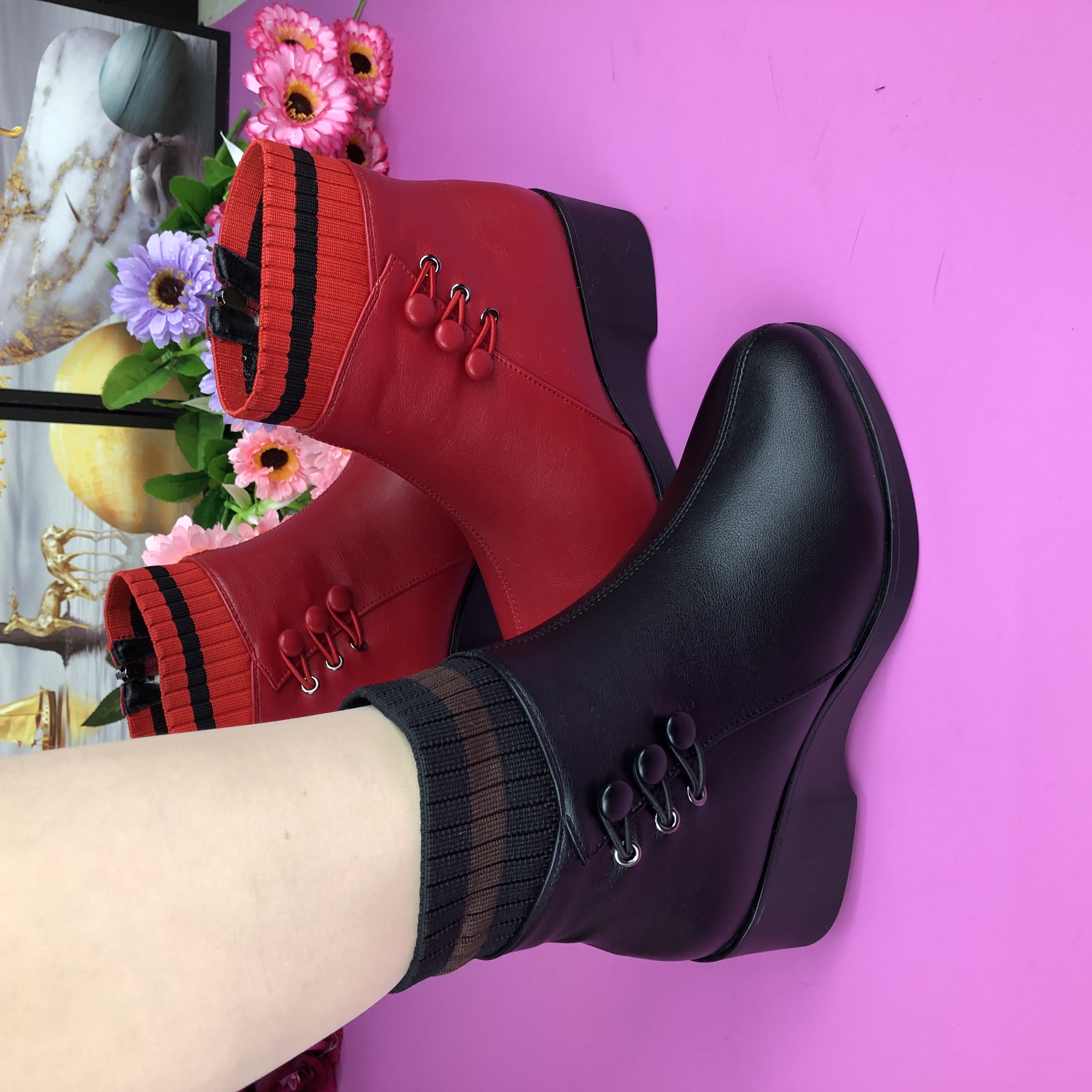 坡跟毛线口外侧圆口马丁靴