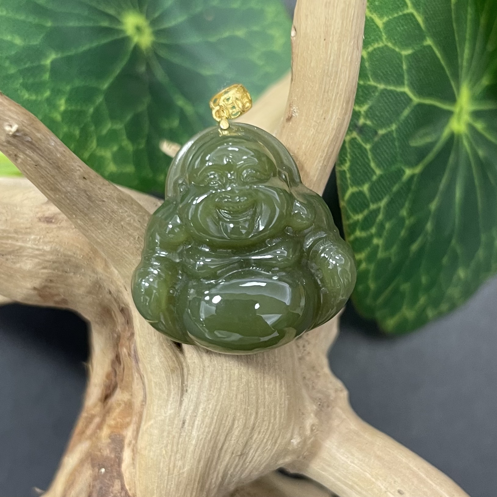 【小牛】和田玉吊坠佛公18k金扣头手工修饰开脸（多样性发其一）