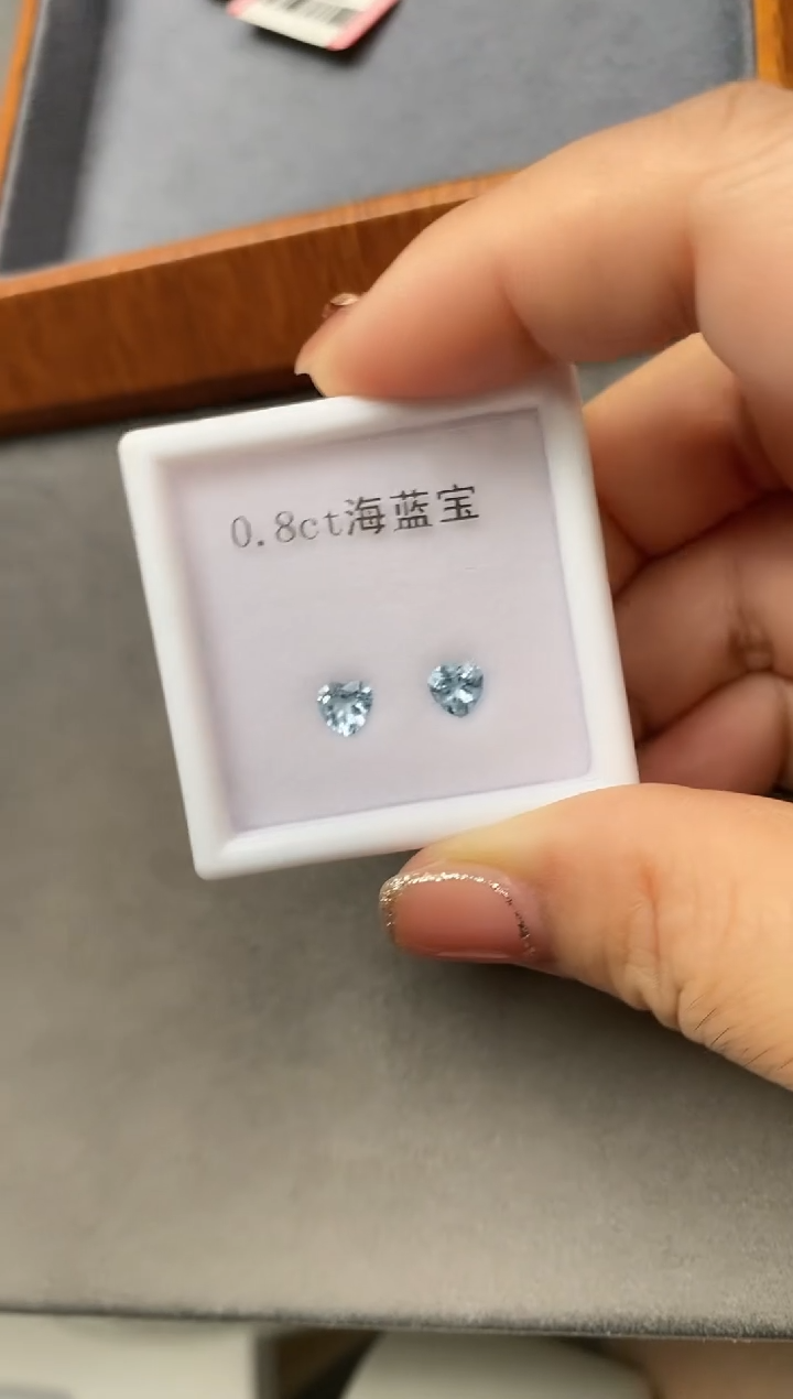 【闪购商品】海蓝宝石笔搁未镶嵌0.8ct