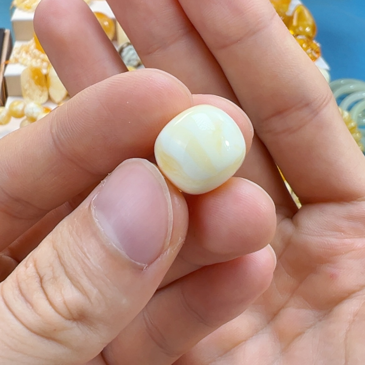 【闪购商品】琥珀手链未镶嵌洋**?