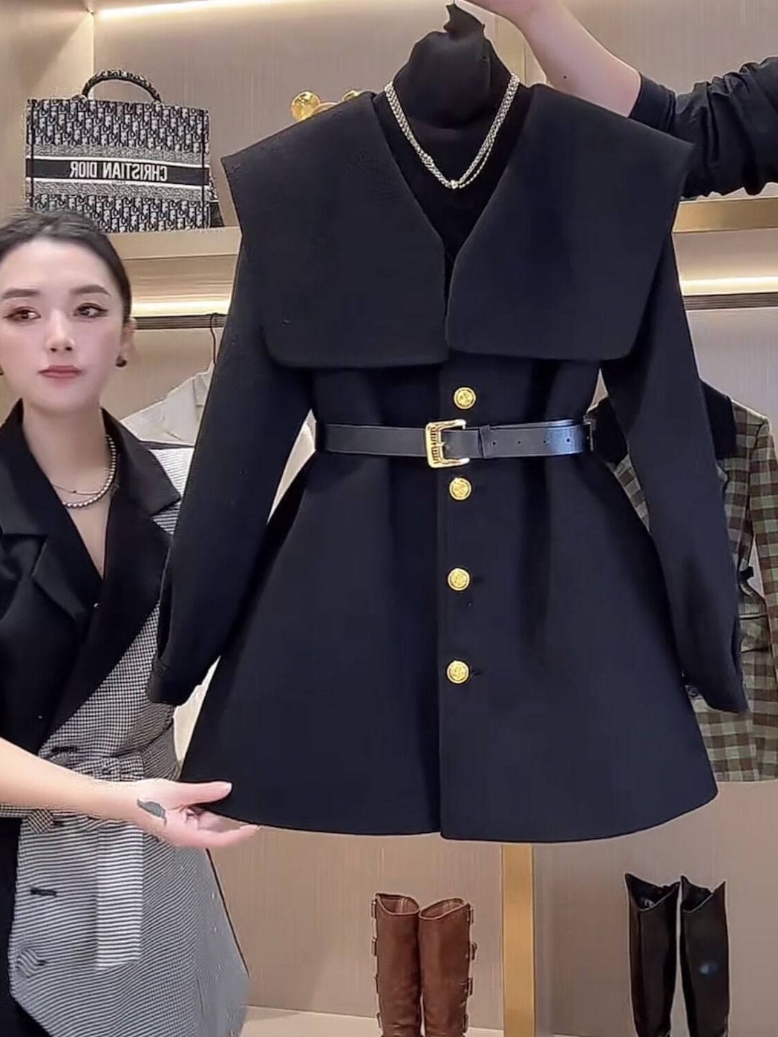 冬季娃娃领外套女2023新款爆款秋冬款夹棉小个子感大翻领毛呢大衣