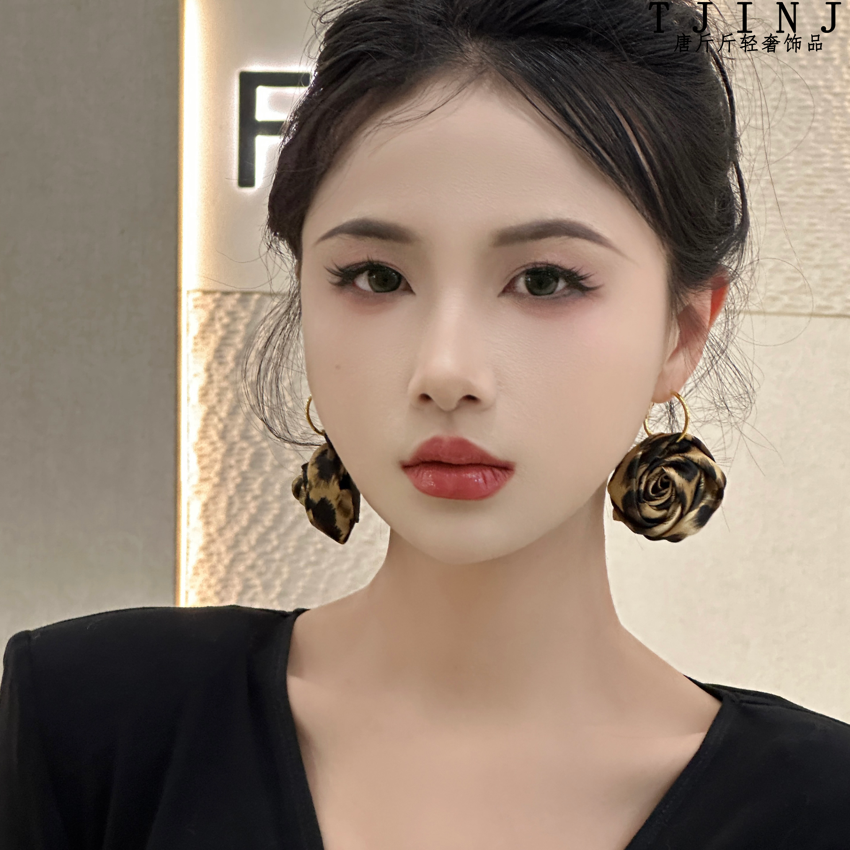 铜合金耳饰 【玫瑰小姐】高级感手工玫瑰花缎面耳饰豹纹黑金