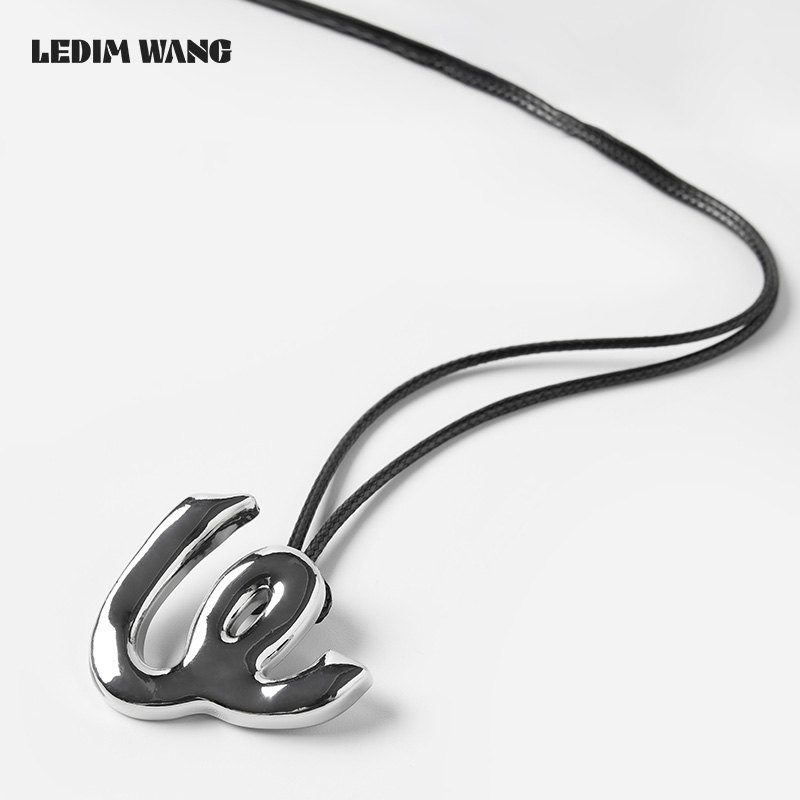 非金属皮质项链 LEDIM WANG品牌字母项链女新款时尚百搭