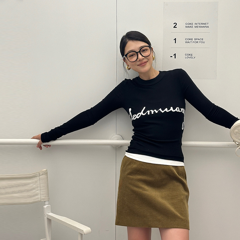 LEDIM WANG【于文文同款】刺绣针织套头T恤女打底毛衣设计长袖上衣