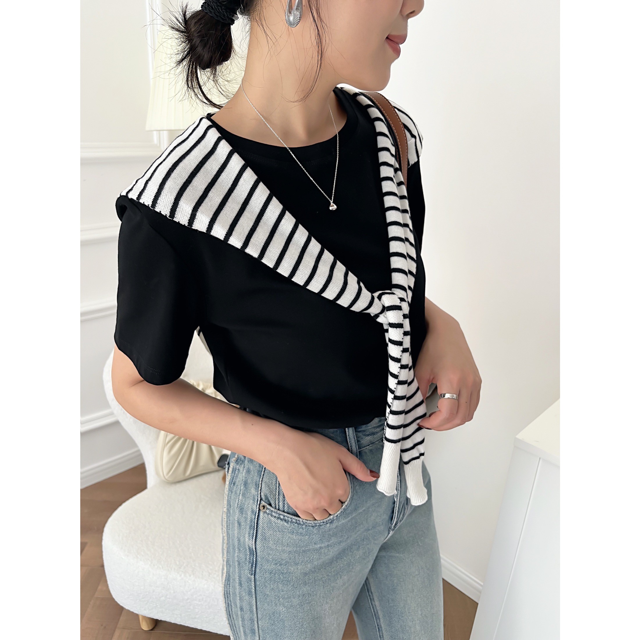 莉莉Lilian 新款韩系百搭披肩简约系带薄款披肩女黑白