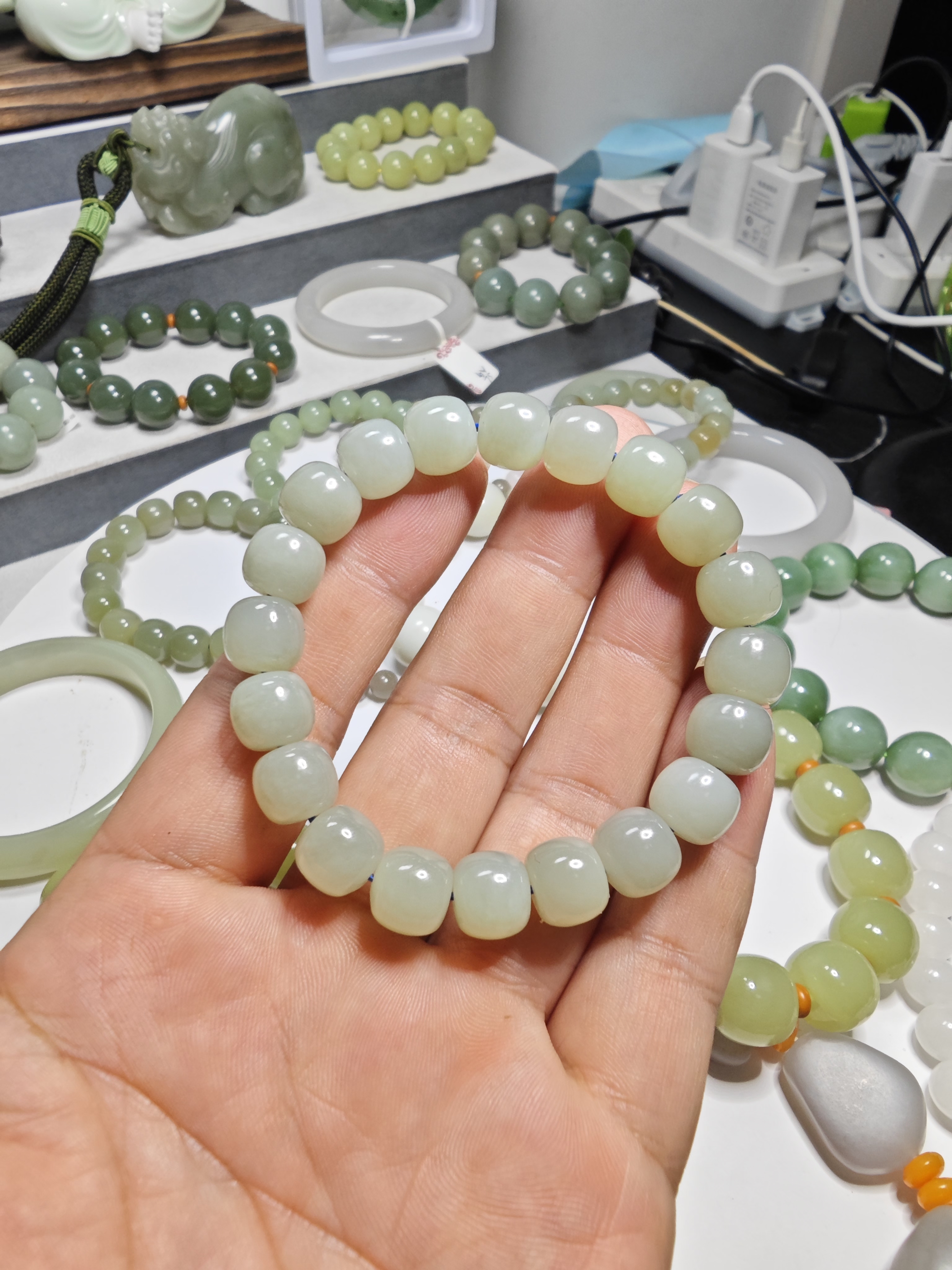 天然和田玉且末料老型珠手链手串，新疆且末料