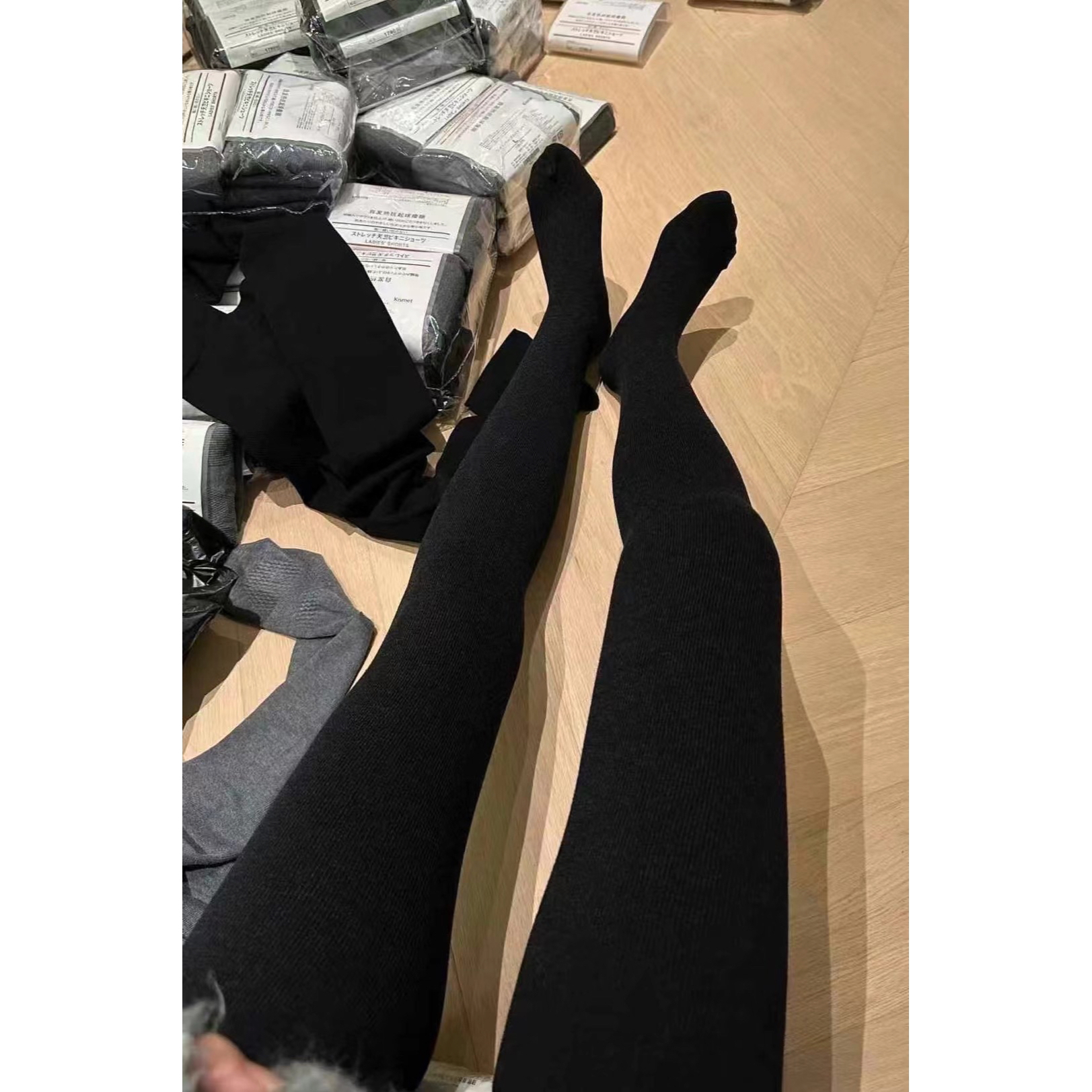 JOJO「瘦腿袜」好穿不掉档！高弹瘦腿抗起球不掉裆连脚裤袜打底裤