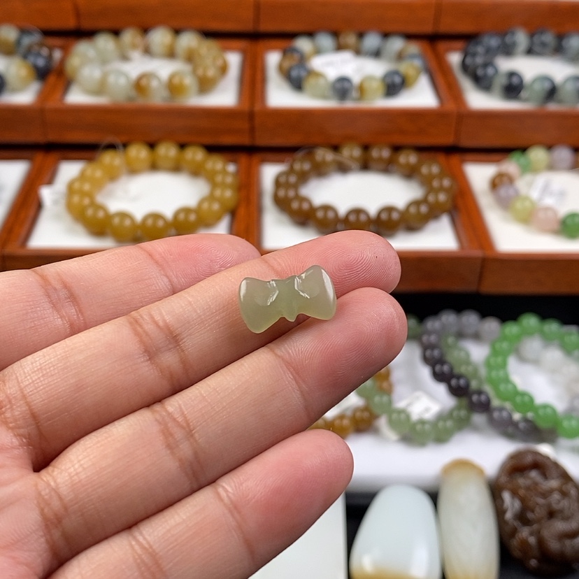 【闪购商品】和田玉吊坠未镶嵌小*