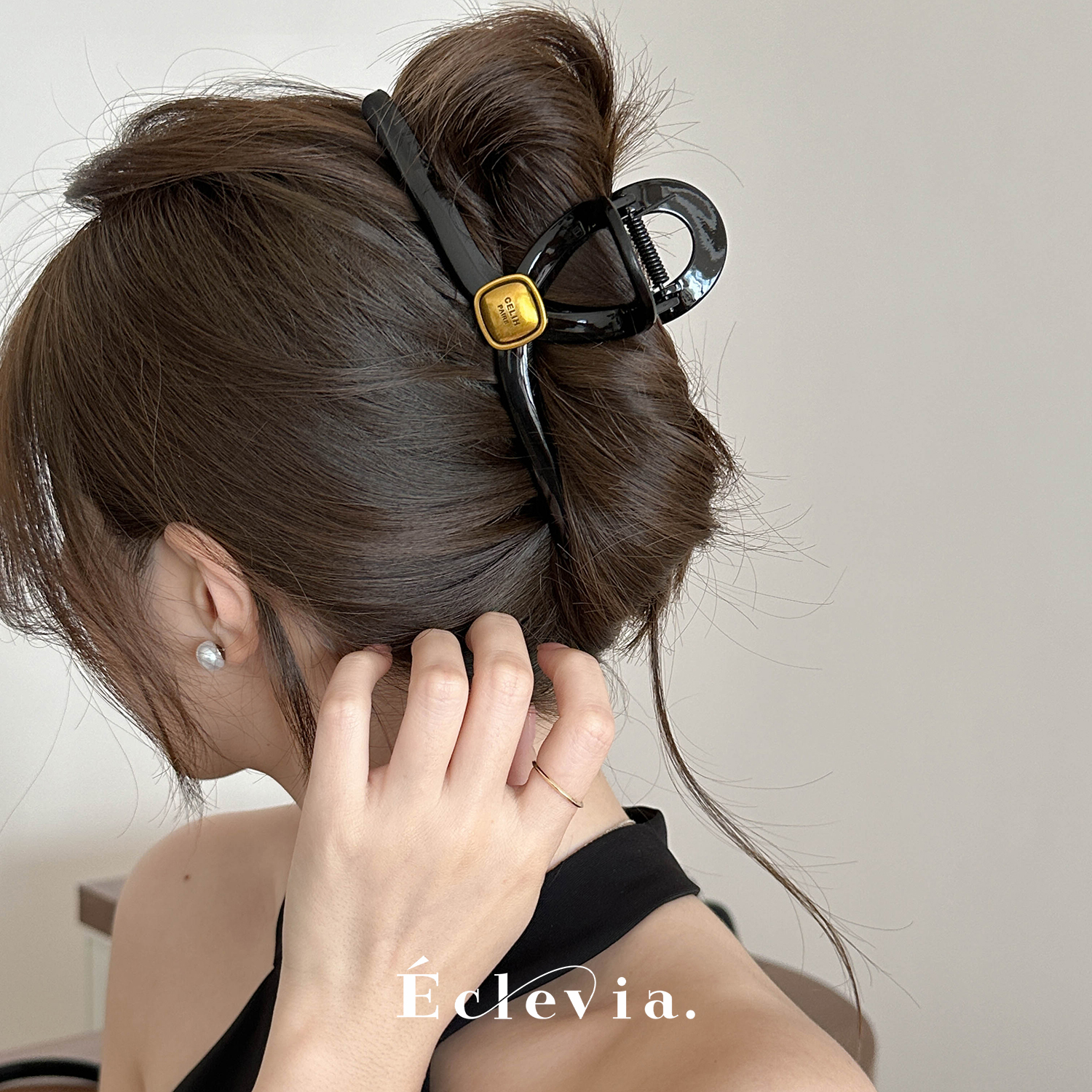 E3456  春季气质黑咖色字母鲨鱼后脑勺大抓夹 15cm发量多必入ins