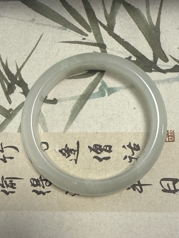 X194五九加缅甸白月光翡翠手镯